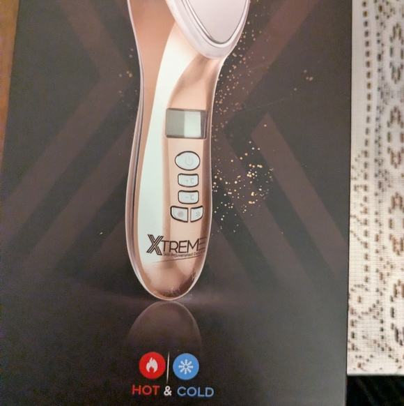 NIB Predire Paris XTREME Skin Rejuvenation Device | Hot & Cold LED Light Therapy - Picture 4 of 7